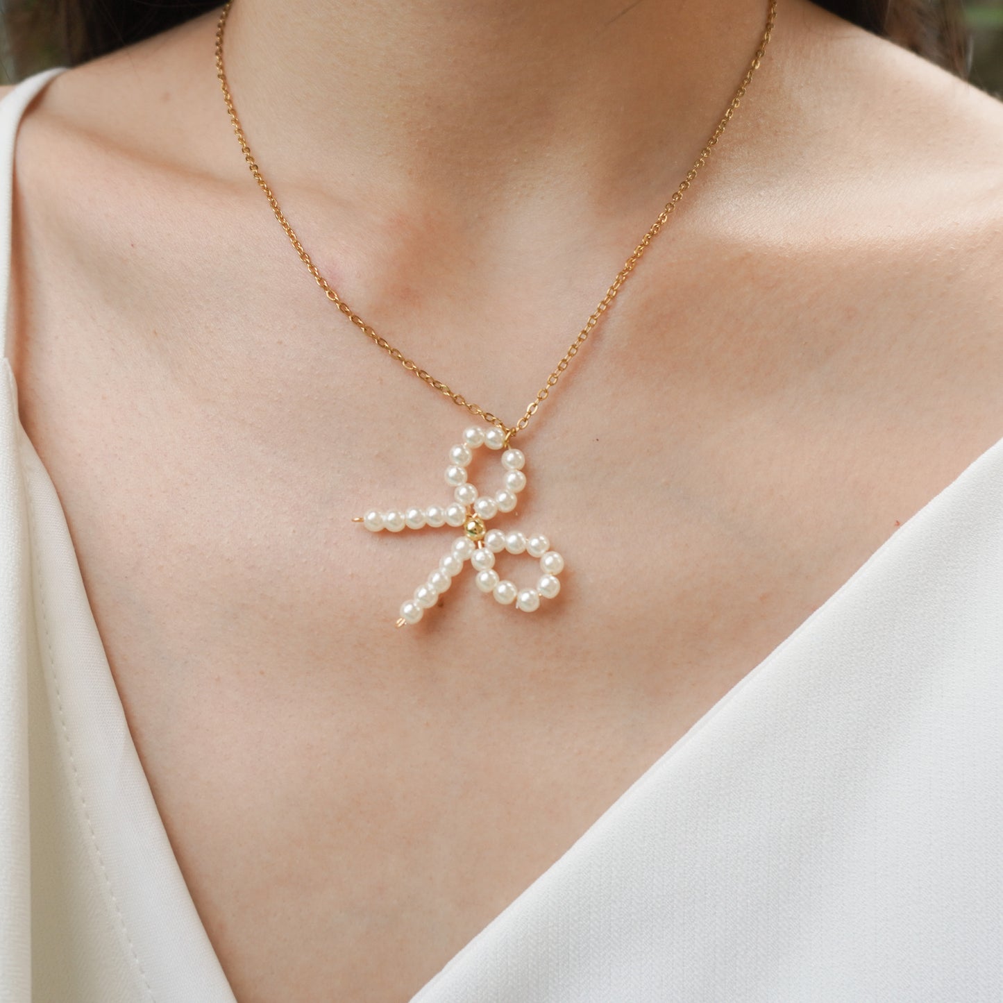 Bow Necklace