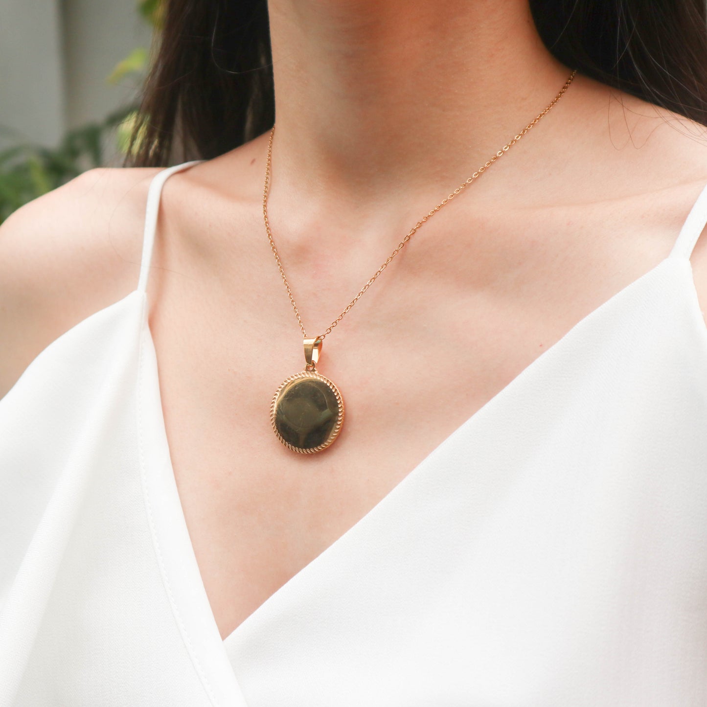 Round Pendant Necklace