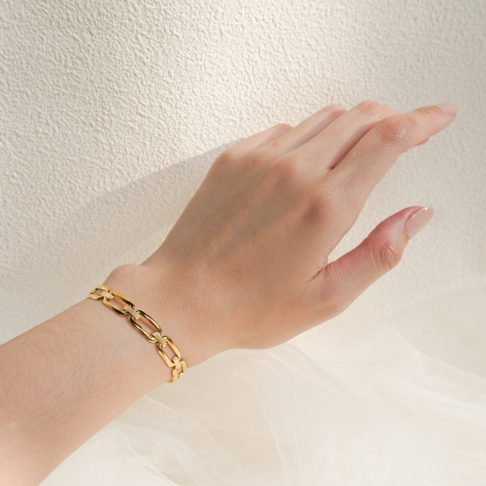 Chain Bangle – La Rosa PH