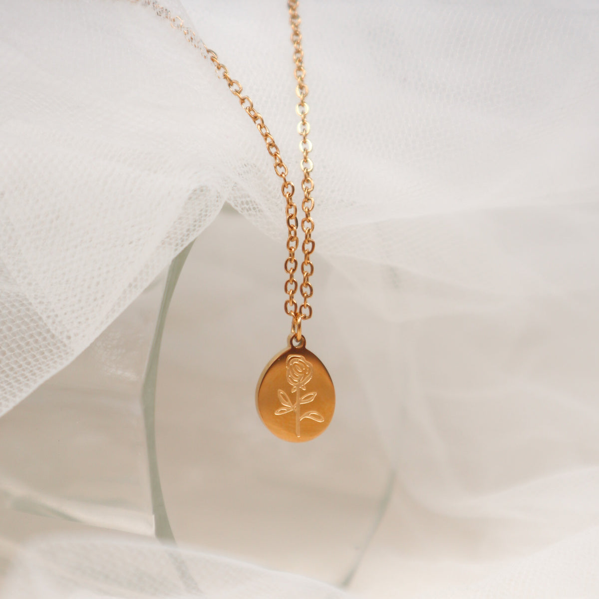 Baby Rosa Chain Rose Necklace – La Rosa PH