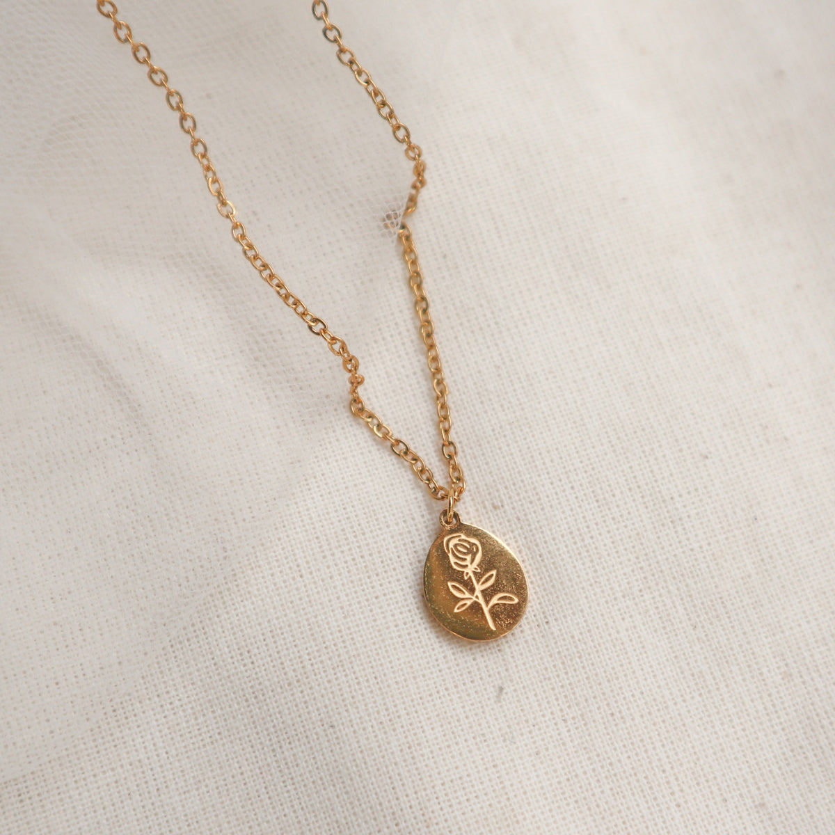 Baby Rosa Chain Rose Necklace – La Rosa PH